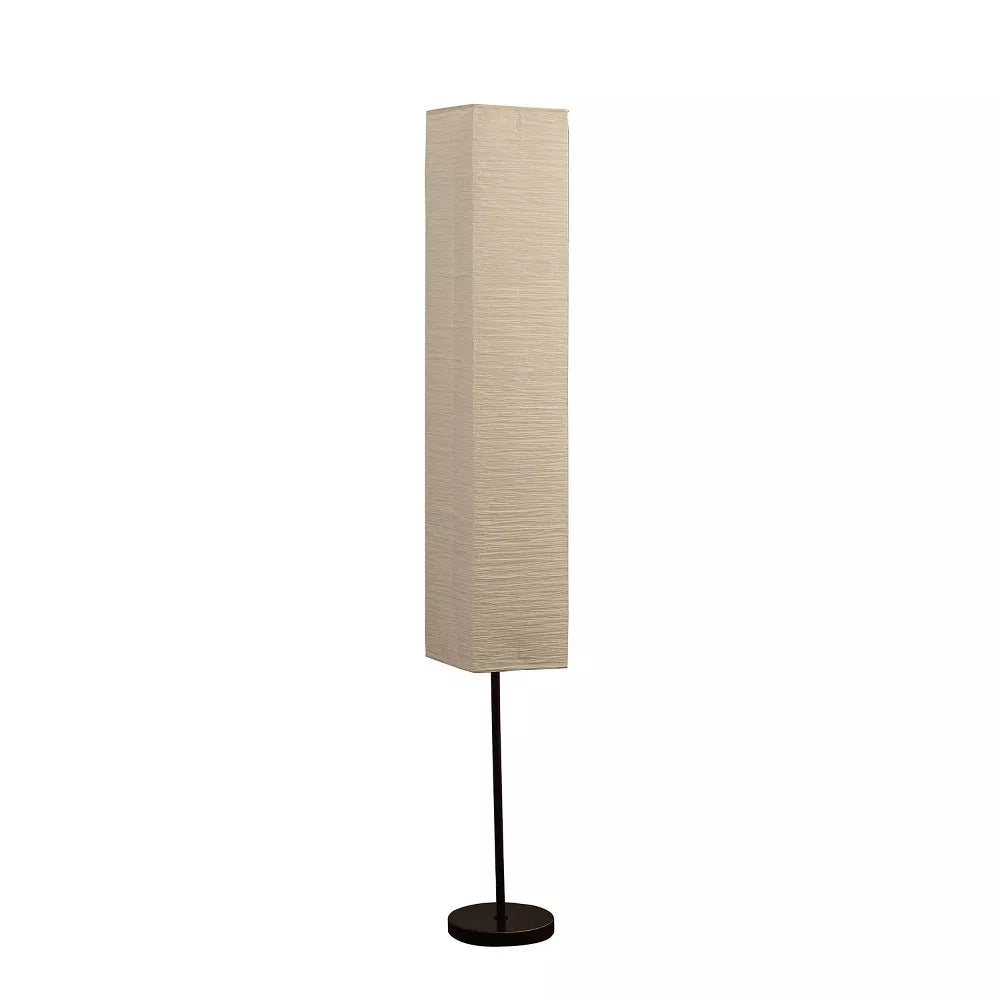 Lampa podłogowa z wysokim prostokątnym abażurem dekoracyjnym